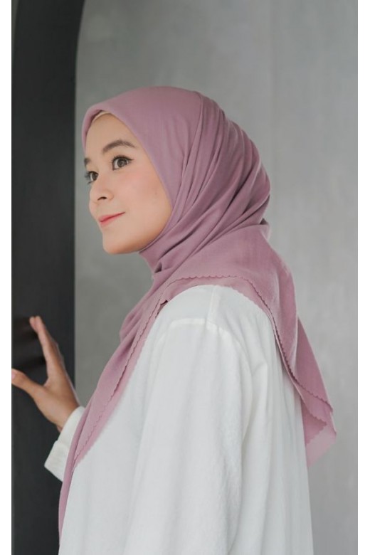 Hijab Segi 4 Voal Gucci Lasercut Taro